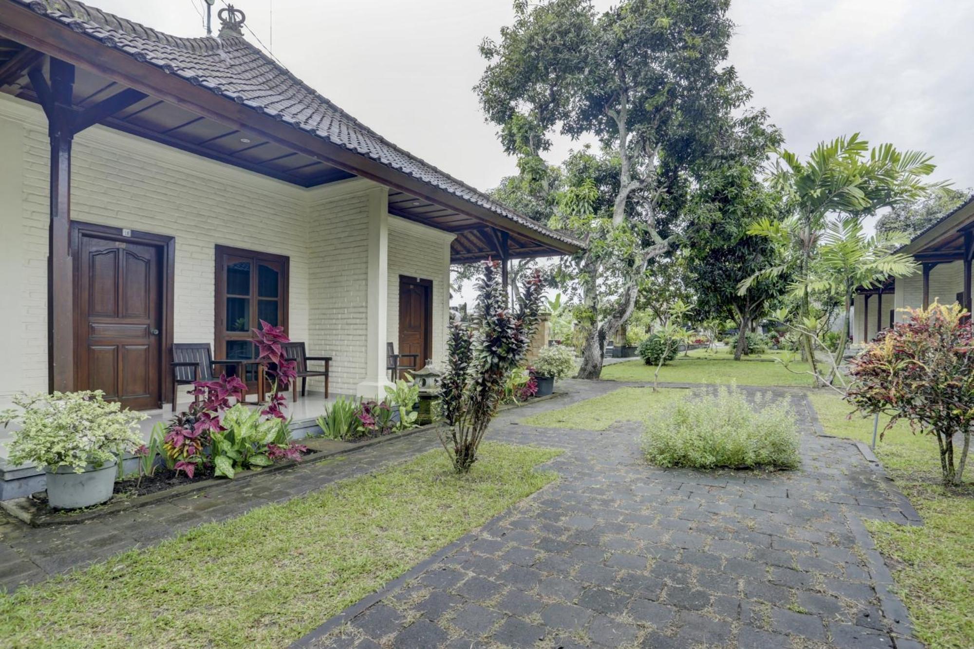 Oyo 1762 Hotel Astiti Graha Tanah Lot Εξωτερικό φωτογραφία