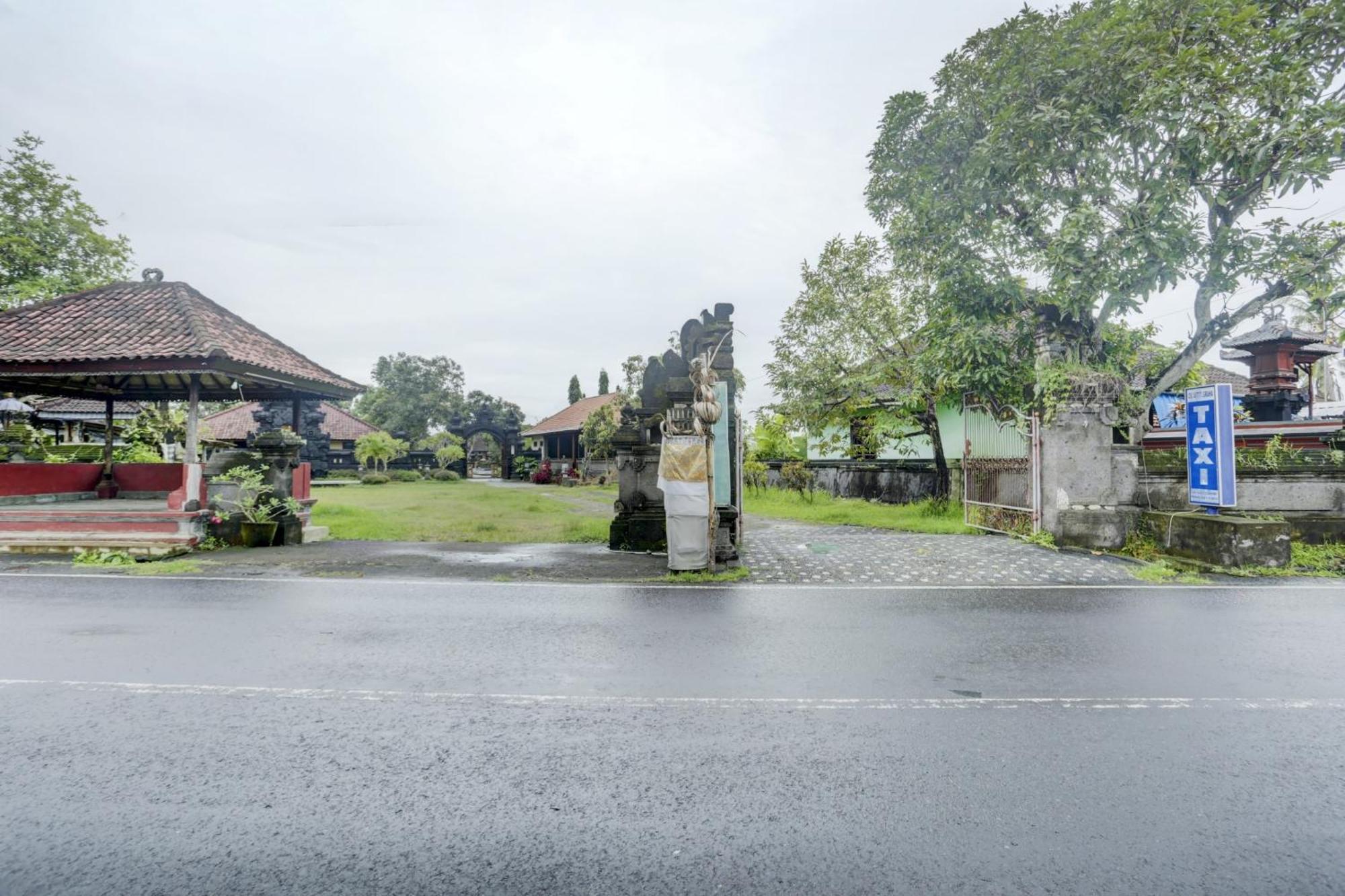 Oyo 1762 Hotel Astiti Graha Tanah Lot Εξωτερικό φωτογραφία